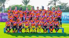 Jugadores de Bélgica posan con playera colorida