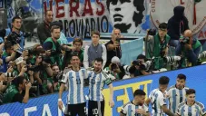 Ángel Di María y Messi en abrazo de gol