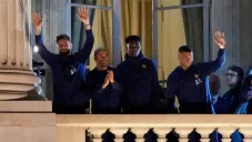 Fueron recibidos entre aplausos