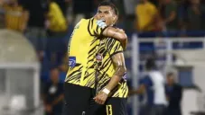 Pineda en celebración de gol