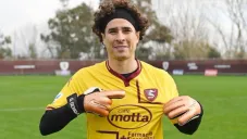 Memo Ochoa, nuevo arquero del Salernitana
