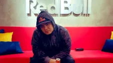 Aczino desea ser inspiración para los jóvenes