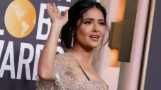 Salma Hayek en los Globos de Oro 2023