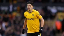 Wolves vencen a West Ham con gol anulado a Raúl Jiménez