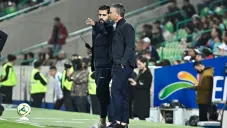 Rafael Puente dirigiendo a Pumas