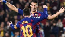 Imitaron el gesto deportivo entre Messi y Suárez