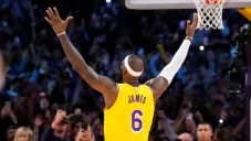 Google 'se rinde' ante el Rey LeBron y saca doodle especial en su honor