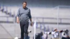 Jonathan Lazcano con Pumas Femenil