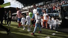 &quot;Animo Marche&quot; es la leyenda que se leía en las playeras de los compañeros del argentino