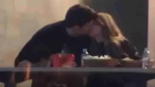 Piqué y Clara Chía se muestras muy cariños en pleno partido de Andorra