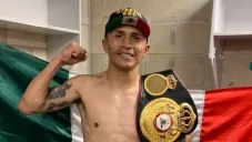 Mauricio ‘Bronco’ Lara, Campeón Mundial Pluma AMB