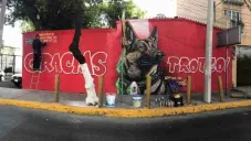 Proteo: Peluches y hasta un corrido norteño son algunos de los homenajes al perrito rescatista