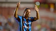 Ronaldinho será el invitado de honor de Gallos Blancos para reabrir el Estadio Corregidora