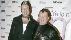 Chabelo con uno de sus tres hijos