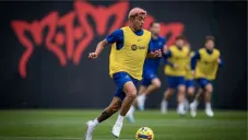 Xavi asegura que Araujo se está adaptado muy bien al Barça