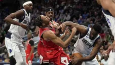 NBA: Mavericks son multados por dejar a sus titulares fuera ante los Bulls