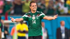 Chicharito protegió a un compañero