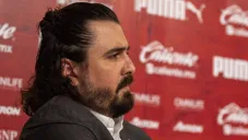 El directivo en conferencia de prensa