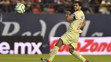 Henry Martín en el juego ante San Luis