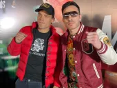 Julio César Chávez Jr y Omar Chávez posan juntos