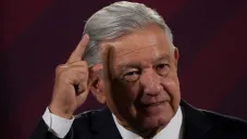 AMLO es nombrado “persona non grata” en Perú