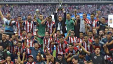 Chivas celebra el campeonato del 2017 con Almeyda y Orbelín