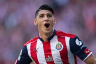 Alan Pulido celebra un gol con Chivas en la Final del 2017