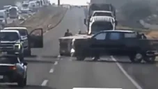 Momento en que el Crimen Organizado robaba camionetas