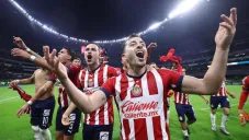 Jugadores de Chivas festejando en la Semifinal