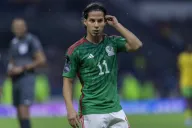 Diego Lainez durante un partido de México