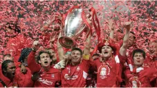 El Liverpool se coronó en Estambul tras remontar una diferencia de tres goles