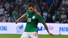 Luis Chávez durante un partido de México