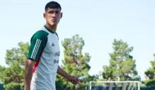Antuna en un entrenamiento con la Selección Mexicana