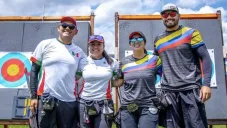 El equipo mexicano junto a su similar colombiano
