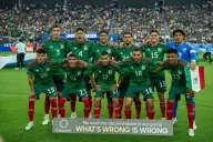 Jugadores de la Selección Mexicana se toman la foto previa al partido