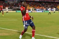Diber Cambindo celebra un gol con el Deportivo Independiente Medellín