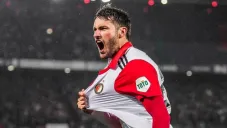Santiago Giménez festejando un gol con el Feyenoord