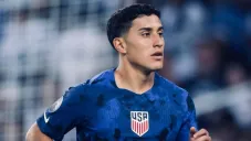 Alex Zendejas con el jersey de Estados Unidos