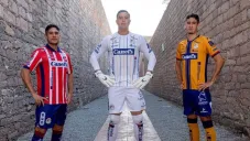 Atlético San Luis presentando su nuevo uniforme para el AP23