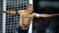 ¡De vuelta en casa! Darío Verón presente en el partido de sus Pumas ante Mazatlán