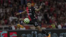 Ozziel Herrera jugando con el Atlas