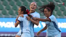 Carmona festejando el gol con Cruz Azul Femenil