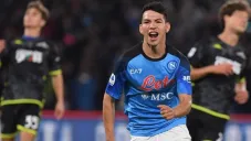 Chucky Lozano en un partido de Napoli