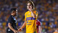 Sebastián Córdova en un partido de Tigres