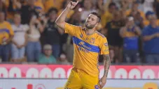 Gignac en celebración de gol