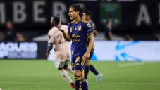 Diego Lainez jugando para los Tigres