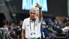 Ricardo Ferretti dirigiendo al Cruz Azul