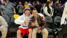 Chicharito confiesa que no reconoció a Peso Pluma cuando lo conoció: 'Tuve que googlearlo'