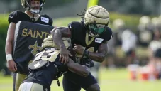 Alvin Kamara entrenando con los New Orleans Saints