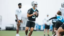 Young en entrenamiento con Panthers